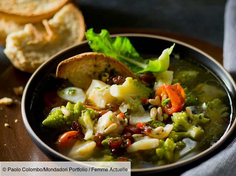 Soupe de morue et chou romanesco