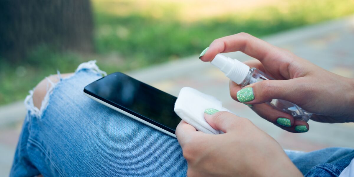 Un nid à bactéries: cinq conseils pour bien désinfecter votre smartphone
