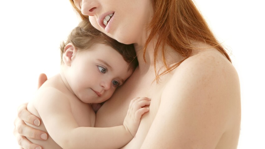 Naissance : 7 bonnes raisons de pratiquer le peau-à-peau avec bébé
