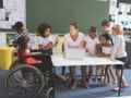 Enfants en situation de handicap: enfin à l'école avec les autres ?