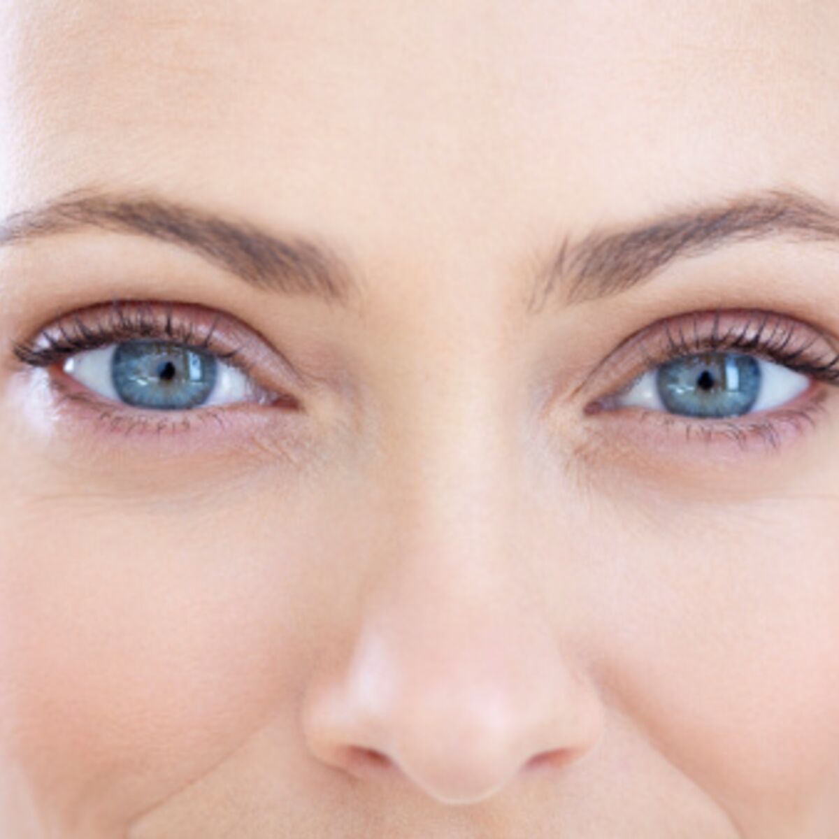 Pourquoi J Ai Les Yeux Gonfles Ce Matin Top Astuces Pour Y Remedier Femme Actuelle Le Mag