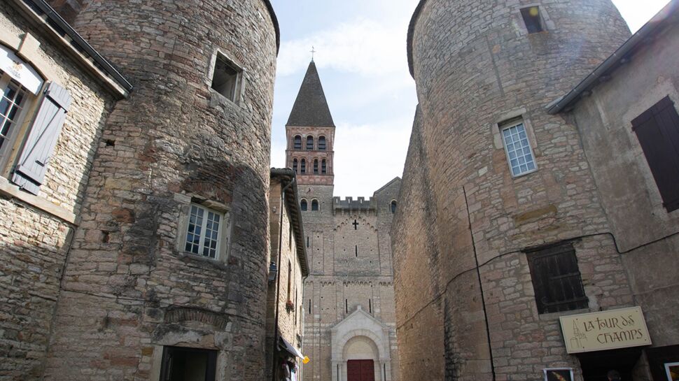 Zoom sur l'abbaye de Tournus, la cité bourguignonne