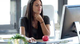 Maxilase Ce Medicament Contre Le Mal De Gorge Est Il Vraiment Efficace Femme Actuelle Le Mag