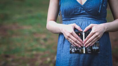 Ligne brune de grossesse : La Linea Nigra : Qu'est ce que c'est ? Est – Eve  & Rose