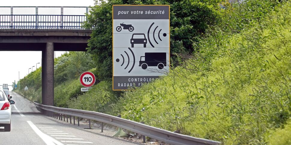 Sécurité routière : de drôles de nouveaux panneaux pour annoncer les radars