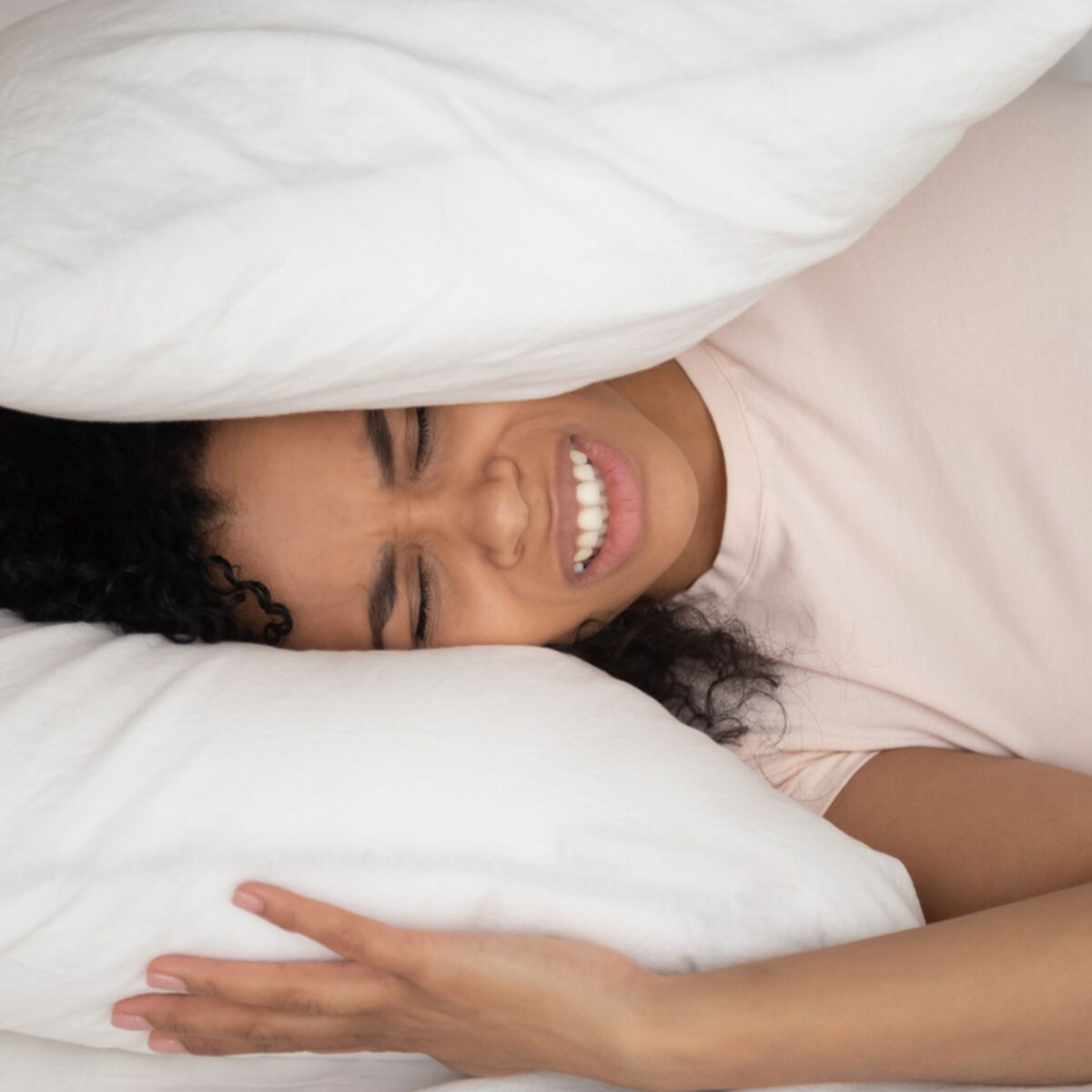 Acouphenes Et Troubles Du Sommeil Comment Reussir A Bien Dormir Femme Actuelle Le Mag