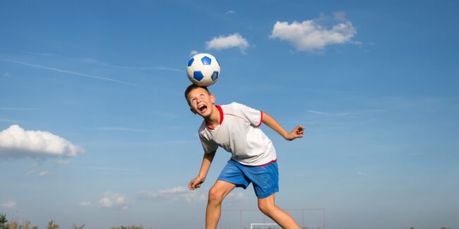 Football : faut-il interdire les "têtes" aux enfants ?