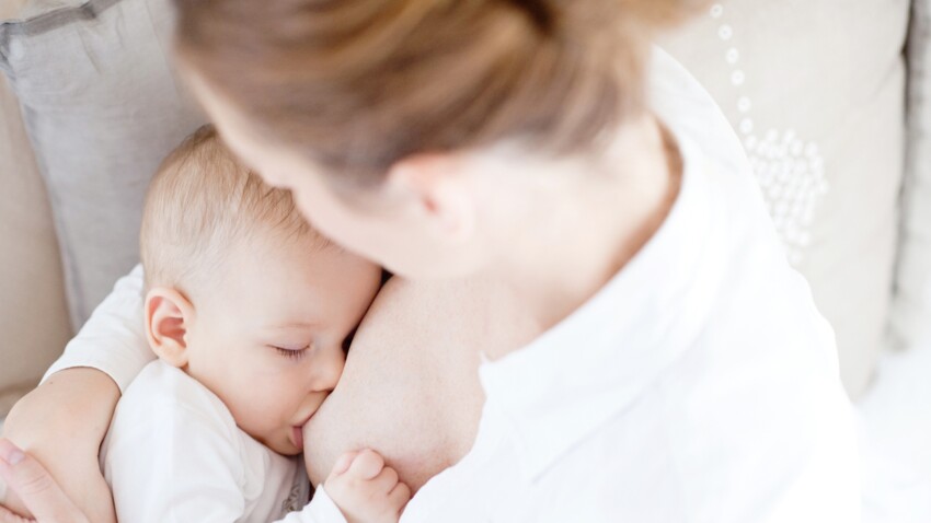 Position allaitement : 6 postures idéales pour donner le sein à bébé