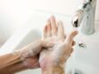 Lavage des mains au savon ou au gel hydroalcoolique : quelle est la méthode la plus efficace ?