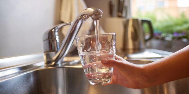 Coronavirus et eau potable : le Covid-19 peut-il contaminer l’eau du robinet ?