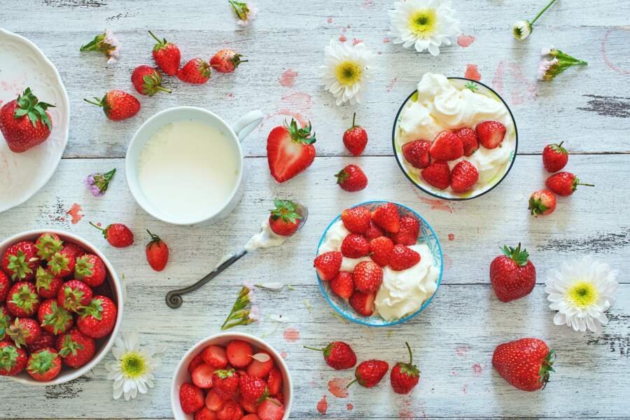 "Tous en cuisine" : la recette de la salade de fraises à la fleur d'oranger de Cyril Lignac