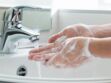 Coronavirus : pourquoi il faut continuer à se laver les mains régulièrement, même quand on reste à la maison ?