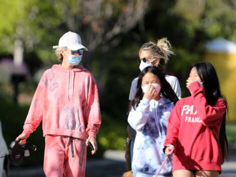 Laeticia Hallyday, Jade et Joy se baladent dans Los Angeles munies d'un masque