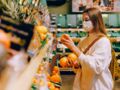 Coronavirus : une vidéo montre comment le virus peut se propager dans l'air d'un supermarché