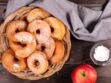 "Tous en cuisine" : la recette des beignets de pommes de Cyril Lignac
