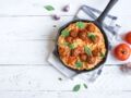 "Tous en cuisine" : la recette des boulettes sauce tomate basilic, penne et burrata de Cyril Lignac