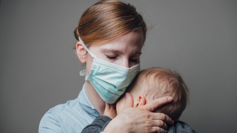 Port du masque : comment rassurer les bébés quand la moitié de notre visage est cachée ?