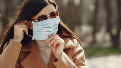 Covid-19 : rien ne prouve que l’épidémie ralentit, selon l’OMS