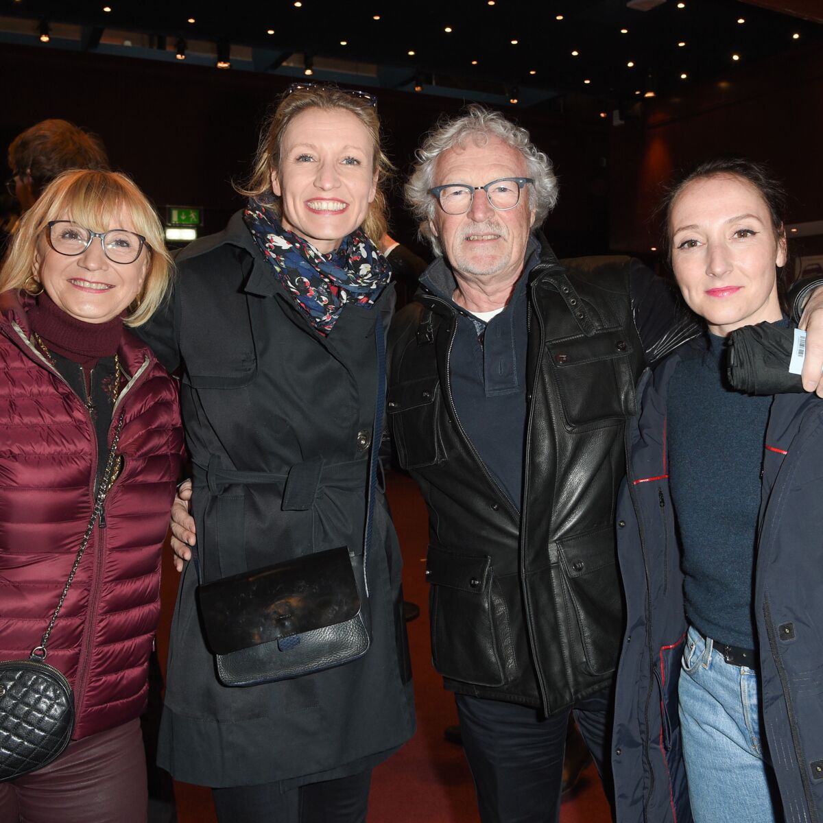 Audrey Lamy pose avec sa maman leur ressemblance est troublante Femme Actuelle Le MAG photo