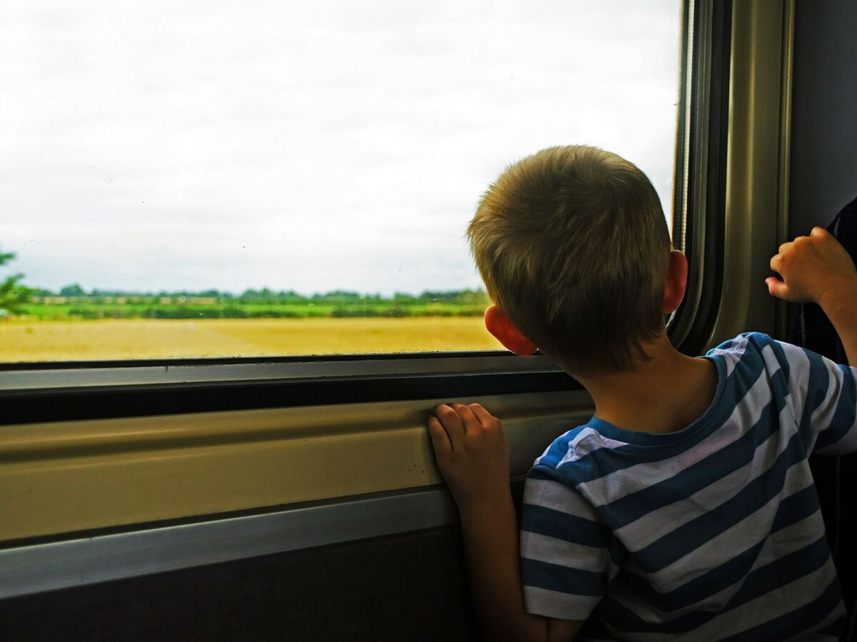 À partir de quel âge mon enfant peut-il voyager seul en train
