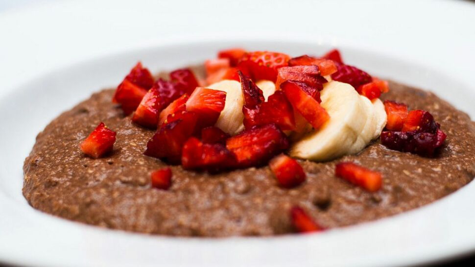 Porridge à la farine d’amande au cacao & fruits