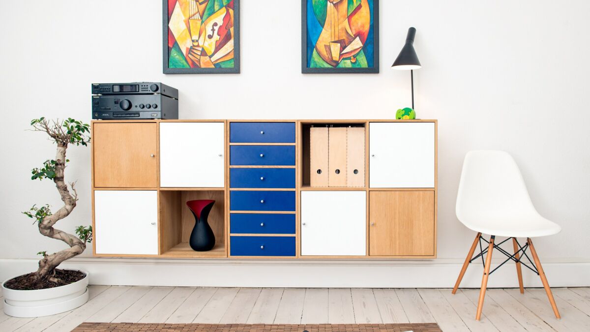 Comment transformer un meuble IKEA en maison de poupée ? 