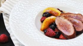 Magret de canard aux fraises rapide : découvrez les recettes de cuisine de  Femme Actuelle Le MAG