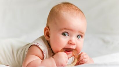 Bain Libre De Bebe Les Precautions A Prendre Pour Le Donner En Toute Securite Femme Actuelle Le Mag