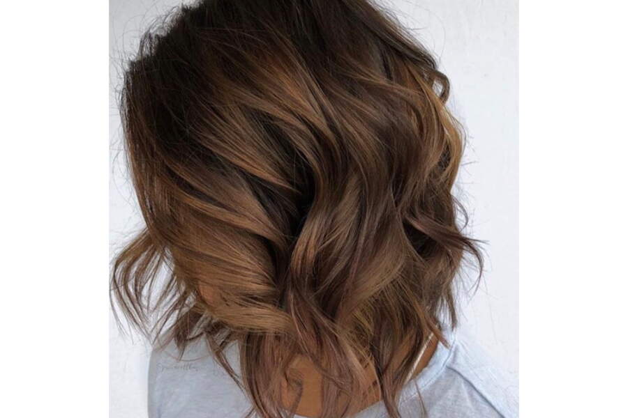 Carré long brune : les plus belles coupes de cheveux repérées sur
