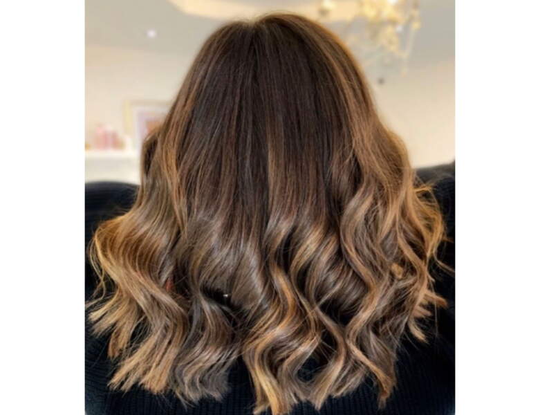 Carré long brune : les plus belles coupes de cheveux repérées sur