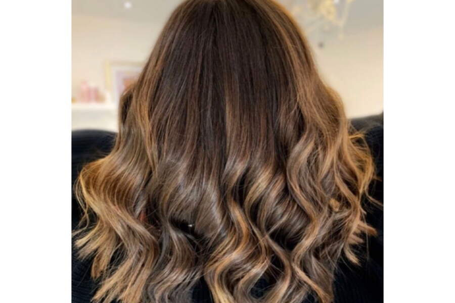 Carré long brune : les plus belles coupes de cheveux repérées sur
