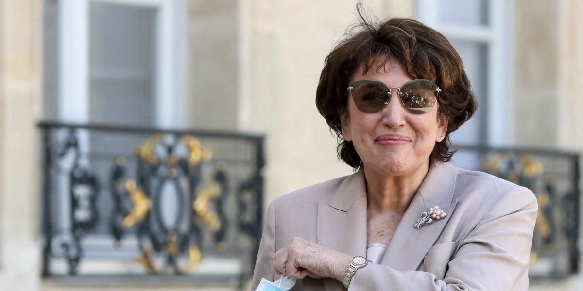 Roselyne Bachelot Cette Blague Coquine Lors De Sa 1ere Sortie De Ministre Femme Actuelle Le Mag