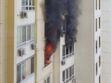 Deux enfants de 3 et 10 ans sautent par la fenêtre pour échapper à un incendie - VIDÉO