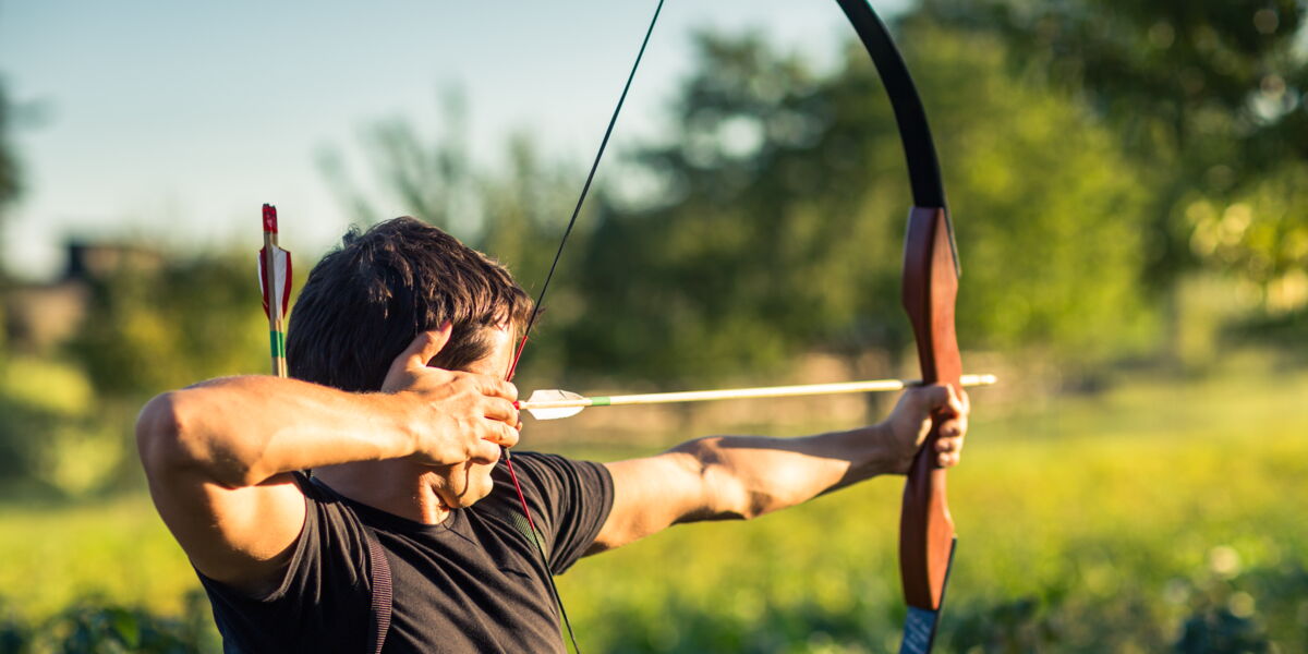Un Homme Arrete Pour Avoir Tire Sur Le Bison De Buffalo Grill Avec Son Arc Femme Actuelle Le Mag