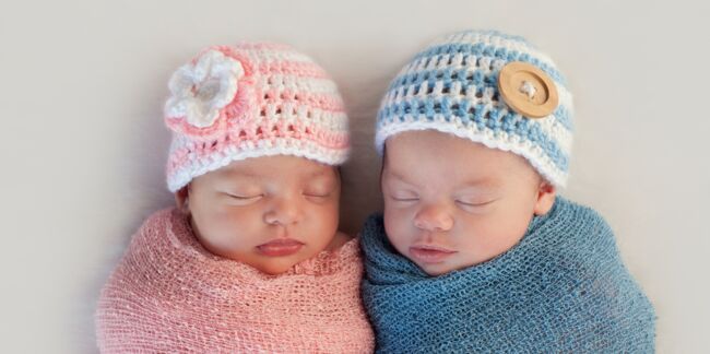 Jumeaux : comment faire pour qu’ils synchronisent leurs nuits de sommeil ?