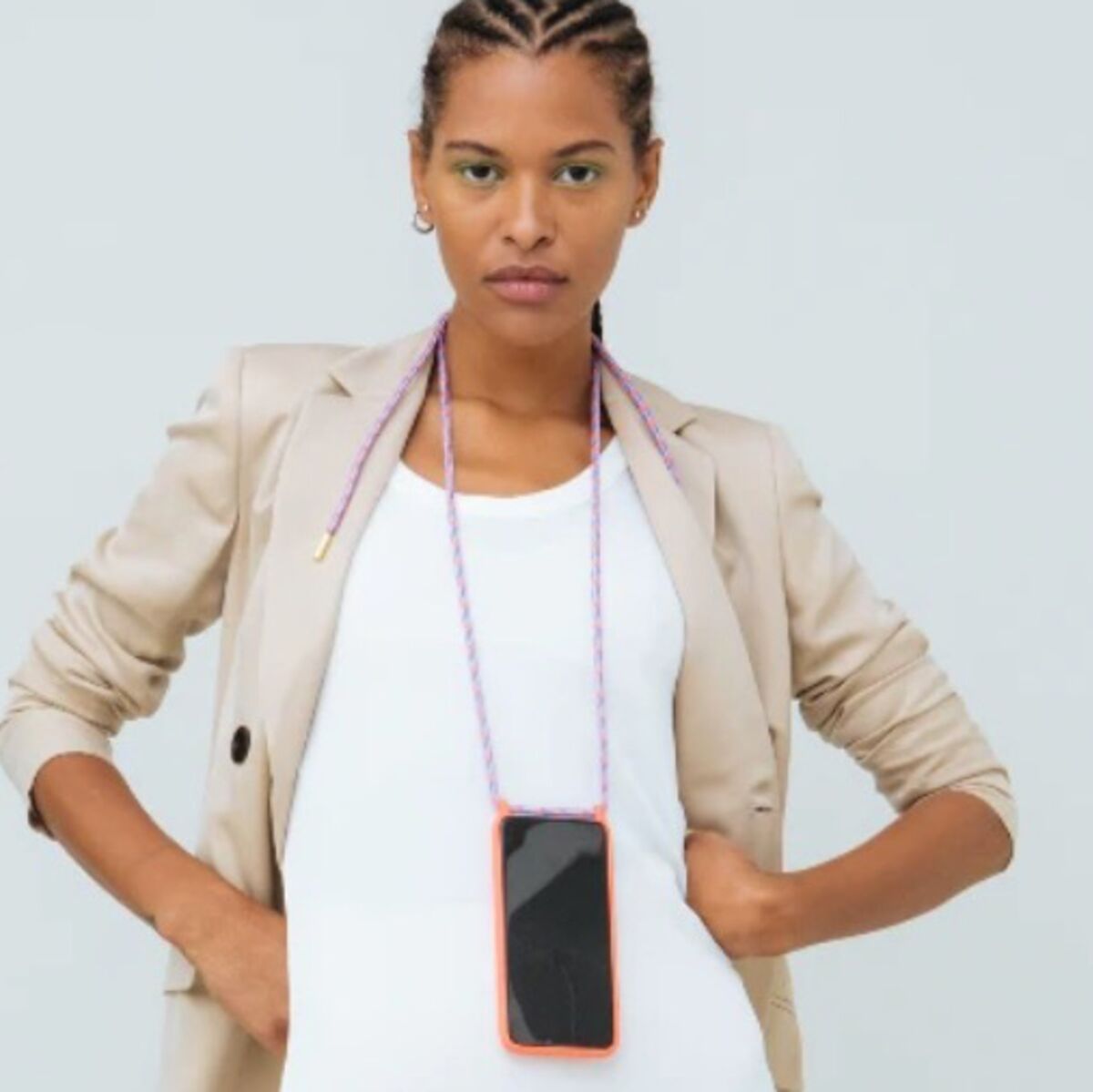 Cordon de téléphone : ce nouvel accessoire tendance que l'on veut toutes !  Top 10 des plus canons : Femme Actuelle Le MAG