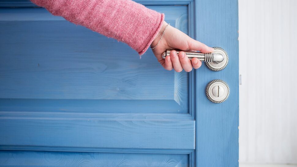3 astuces faciles et rapides pour réparer une poignée de porte