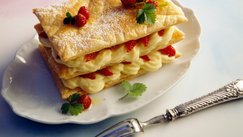 Tous En Cuisine La Recette Du Millefeuilles Aux Fraises De Cyril Lignac Femme Actuelle Le Mag