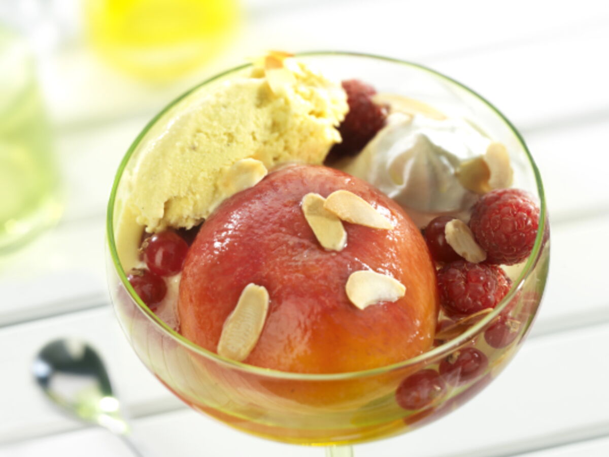 Tous En Cuisine La Recette De La Peche Melba De Cyril Lignac Femme Actuelle Le Mag