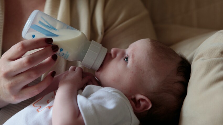 Microplastiques dans les biberons : comment limiter les risques pour votre bébé ? 
