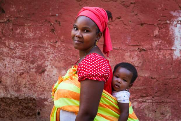 12 Remedes A Piquer Aux Mamans Du Monde Pour Soulager Les Bobos De Bebe Femme Actuelle