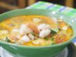 "Tous en cuisine" : la recette de la soupe coco curry aux crevettes de Cyril Lignac