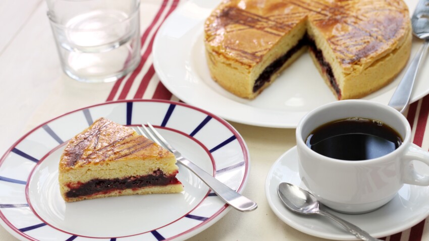 Gateau Basque A La Cerise Decouvrez Les Recettes De Cuisine De Femme Actuelle Le Mag