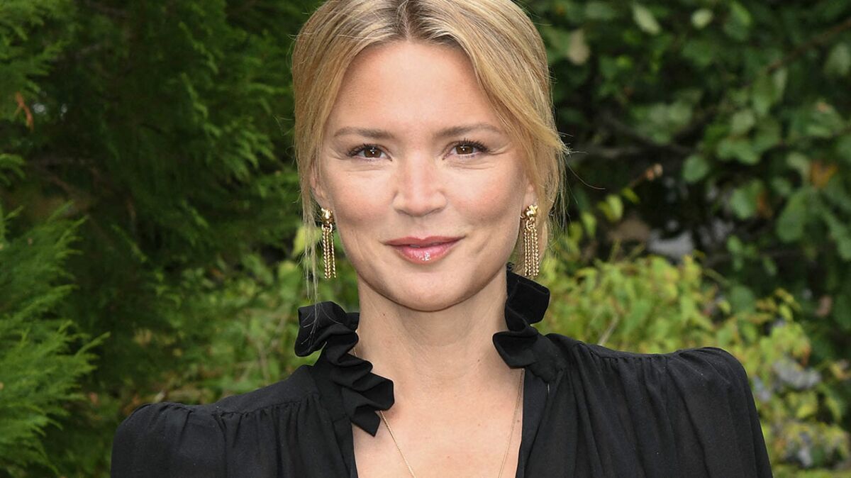 Virginie Efira nue sous un manteau à poils, on voit quasi tout… (oh la la  !) : Femme Actuelle Le MAG