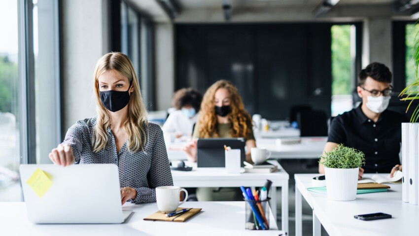 Covid-19 sur le lieu de travail : l'erreur décisive que commettent la  moitié des gens qui contaminent leurs collègues : Femme Actuelle Le MAG