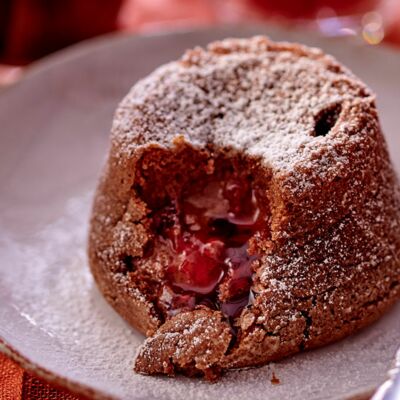 Moelleux Au Chocolat Au Lait Cœur De Framboise Decouvrez Les Recettes De Cuisine De Femme Actuelle Le Mag