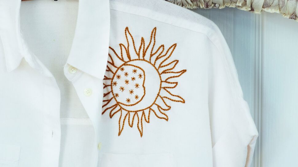 DIY : une chemise brodée avec la lune, le soleil et les étoiles