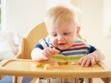 Diversification alimentaire de bébé : à partir de quand peut-il manger des morceaux ?