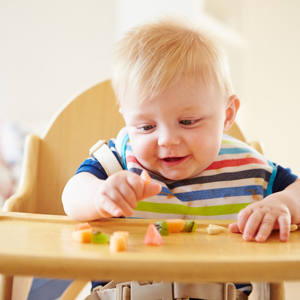 Comment faire manger des morceaux à bébé ?