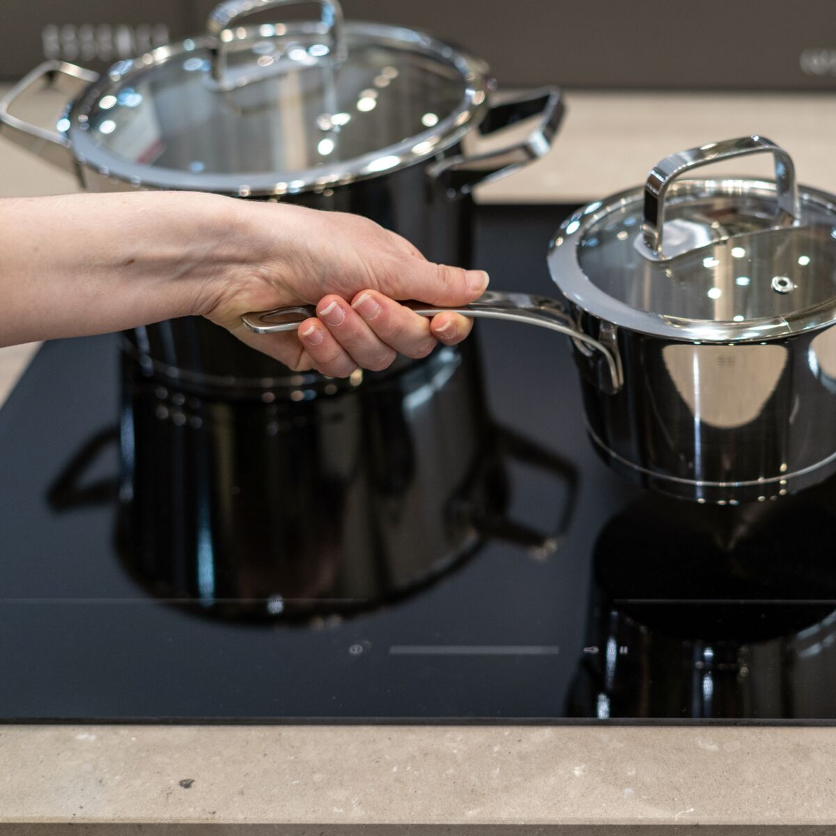 Choisir une casserole adaptée pour plaque à induction ? — Blog BUT